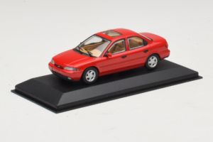 Ford Mondeo Mk1 Sedan Červený Minichamps 1:43 82000 Kov – obrázek 2 z 4
