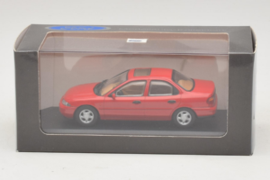 Ford Mondeo Mk1 Sedan Červený Minichamps 1:43 82000 Kov – obrázek 4 z 4
