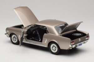 Ford Mustang 1964 1/2 Stříbrný Mira 1:18 6127 Kov – obrázek 5 z 8