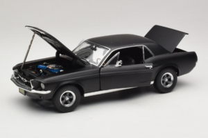 Ford Mustang Creed Movie GreenLight 1:18 13611 Kov – obrázek 2 z 8