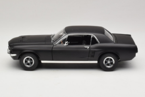 Ford Mustang Creed Movie GreenLight 1:18 13611 Kov – obrázek 4 z 8