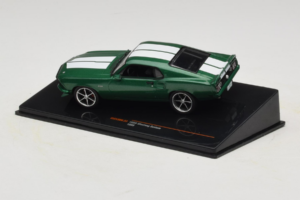 Ford Mustang Custom Zelený IXO 1:43 CLC530N Kov – obrázek 3 z 4
