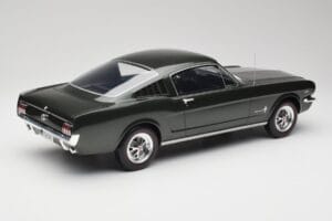 Ford Mustang Fastback Ivy Green Otto 1:12 G079 Pryskyřice – obrázek 2 z 6