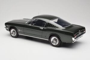 Ford Mustang Fastback Ivy Green Otto 1:12 G079 Pryskyřice – obrázek 5 z 6