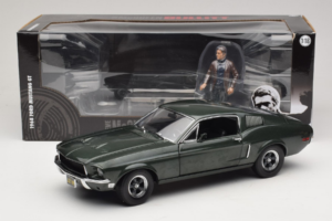 Ford Mustang GT Bullitt s Figurkou Stevea McQueena Greenlight 1:18 12885 Kov – obrázek 8 z 8