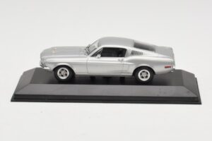 Ford Mustang GT Stříbrný Minichamps 1:43 FORD001 Kov
