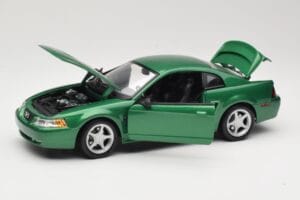 Ford Mustang GT SN95 Zelený Maisto 1:18 50326 Kov – obrázek 2 z 8