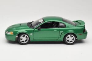 Ford Mustang GT SN95 Zelený Maisto 1:18 50326 Kov – obrázek 4 z 8