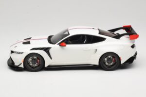 Ford Mustang GTD S650 Spirit of America Performance White GT Spirit 1:18 GT956 Pryskyřice – obrázek 3 z 6