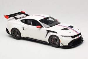 Ford Mustang GTD S650 Spirit of America Performance White GT Spirit 1:18 GT956 Pryskyřice – obrázek 4 z 6