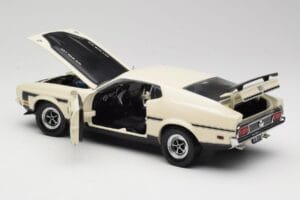 Ford Mustang Mach 1 Bílý Sun Star 1:18 3602 Kov – obrázek 5 z 8