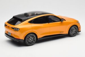 Ford Mustang Mach-E GT Performance Cyber Oranžový Otto 1:18 OT983 Pryskyřice – obrázek 2 z 6