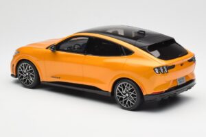 Ford Mustang Mach-E GT Performance Cyber Oranžový Otto 1:18 OT983 Pryskyřice – obrázek 5 z 6