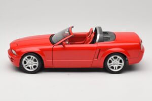 Ford Mustang S197 GT Kabriolet Červený Beanstalk Group 1:18 FOR10016R Kov – obrázek 4 z 8