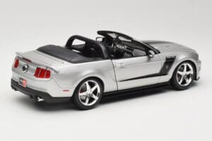 Ford Mustang S197 Roush 427R Kabriolet Stříbrný Maisto 1:18 31669 Kov – obrázek 3 z 8