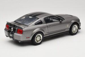 Ford Mustang S197 Shelby GT500 40th Anniversary Šedý Shelby Collectibles 1:18 DC075005 Kov – obrázek 3 z 8