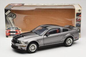 Ford Mustang S197 Shelby GT500 40th Anniversary Šedý Shelby Collectibles 1:18 DC075005 Kov – obrázek 8 z 8