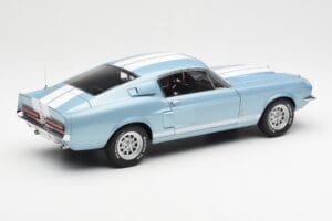 Ford Mustang Shelby GT500 Světle Modrý Metalický S Bílými Pruhy AUTOart 1:18 72907 Kov – obrázek 3 z 8