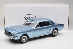 Ford Mustang V8 Hardtop Pony GT Silver Blue GT Spirit 1:12 G089 Pryskyřice – obrázek 6 z 6