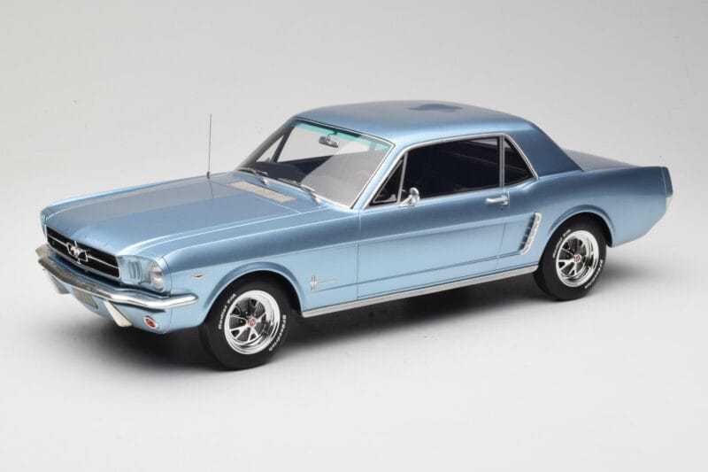 Ford Mustang V8 Hardtop Pony GT Silver Blue GT Spirit 1:12 G089 Pryskyřice