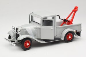 Ford Pick-Up Wrecker Šedý Road Signature 1:18 92257 Kov – obrázek 2 z 8