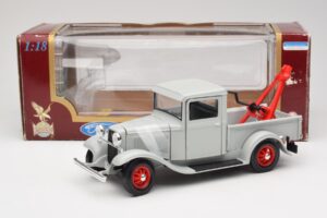 Ford Pick-Up Wrecker Šedý Road Signature 1:18 92257 Kov – obrázek 8 z 8