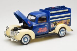 Ford Pepsi-Cola Replica Golden Wheel 1:18 PF351 Kov – obrázek 2 z 8