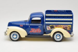 Ford Pepsi-Cola Replica Golden Wheel 1:18 PF351 Kov – obrázek 4 z 8