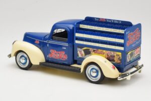 Ford Pepsi-Cola Replica Golden Wheel 1:18 PF351 Kov – obrázek 7 z 8