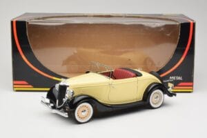 Ford Roadster Dearborn Yellow Solido 1:18 8008 Kov – obrázek 8 z 8