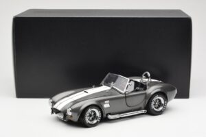 Ford Shelby Cobra 427 S/C Šedý Metalíza S Bílými Pruhy Kyosho 1:18 08045GRW Kov – obrázek 8 z 8