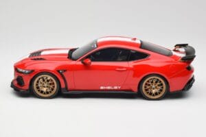 Ford Shelby Mustang Super Snake Červený GT Spirit 1:18 GT531 Pryskyřice – obrázek 3 z 6