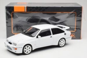 Ford Sierra RS Cosworth Bílý IXO 1:18 18CMC121 Kov – obrázek 6 z 6