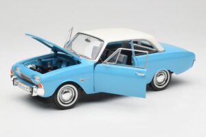 Ford Taunus 12M P1 Taunus Blue Revell 1:18 08880 Kov – obrázek 2 z 8