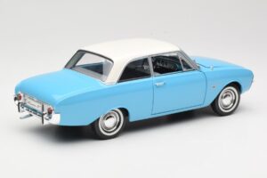 Ford Taunus 17M P2 Modrý Revell 1:18 08817 Kov – obrázek 3 z 8