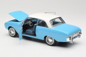 Ford Taunus 17M P2 Modrý Revell 1:18 08817 Kov – obrázek 5 z 8