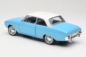 Ford Taunus 17M P2 Modrý Revell 1:18 08817 Kov – obrázek 7 z 8