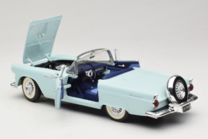 Ford Thunderbird Zelený Revell 1:18 8804-G1 Kov – obrázek 5 z 8