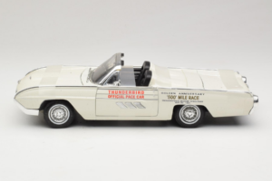 Ford Thunderbird Kabriolet Indy Pace Car Anson 1:18 30368 Kov – obrázek 3 z 6
