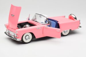 Ford Thunderbird Růžový Revell 1:18 8804 Kov – obrázek 2 z 8