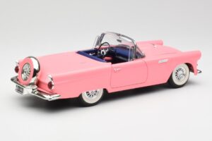 Ford Thunderbird Růžový Revell 1:18 8804 Kov – obrázek 3 z 8