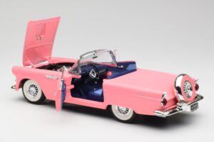Ford Thunderbird Růžový Revell 1:18 8804 Kov – obrázek 5 z 8