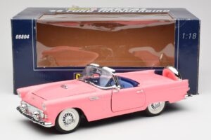 Ford Thunderbird Růžový Revell 1:18 8804 Kov – obrázek 8 z 8