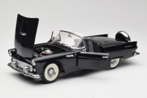 Ford Thunderbird Kabriolet Černý Revell 1:18 8818-M1 Kov – obrázek 2 z 8