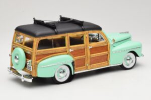 Ford Woody Panel Wagon Mátově Zelený Road Signature 1:18 20028 Kov – obrázek 3 z 8