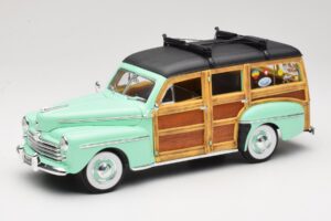 Ford Woody Panel Wagon Mátově Zelený Road Signature 1:18 20028 Kov