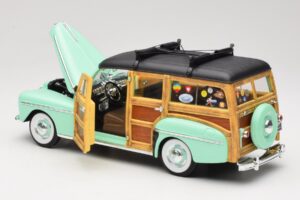 Ford Woody Panel Wagon Mátově Zelený Road Signature 1:18 20028 Kov – obrázek 5 z 8