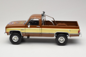GMC K-2500 Sierra Grande Hnědý GreenLight 1:18 13560 Kov – obrázek 4 z 8