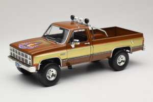 GMC K-2500 Sierra Grande Hnědý GreenLight 1:18 13560 Kov