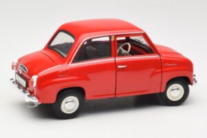 Goggomobil T 250 Červený Revell 1:18 8952 Kov – obrázek 2 z 7